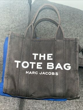 Marc Jacobs The Small Tote Bag in Black